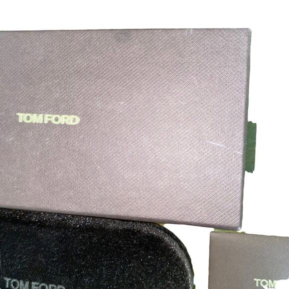 Tom Ford Velvet Hard Shell Eye Case with Cleaning Cloth, Box - Case 6" x 2.5" - Picture 2 of 3
